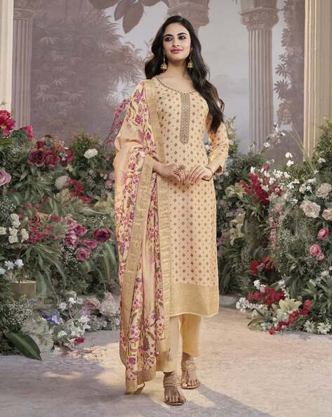 Seerat Women Self-design Kurta Set