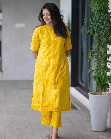 SVARAA Women Bandhani Print Straight Kurta Set