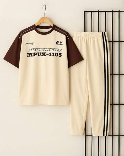 JUMP CUTS Men Typographic Print Regular Fit Tracksuit