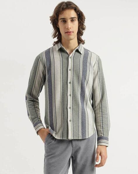 UNITED COLORS OF BENETTON Men Striped Slim Fit Shirt with Patch Pocket