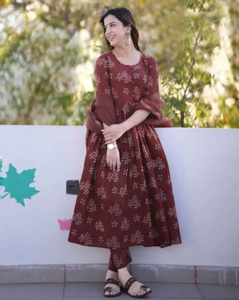 SVARAA Women Floral Print Anarkali Kurta Set