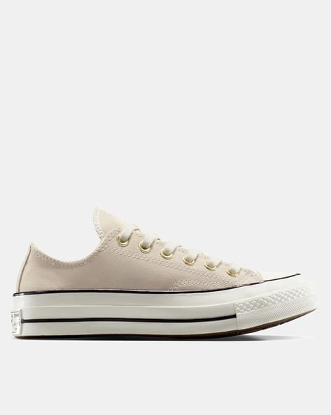 CONVERSE Unisex Chuck 70 Low-Top Suede Sneakers