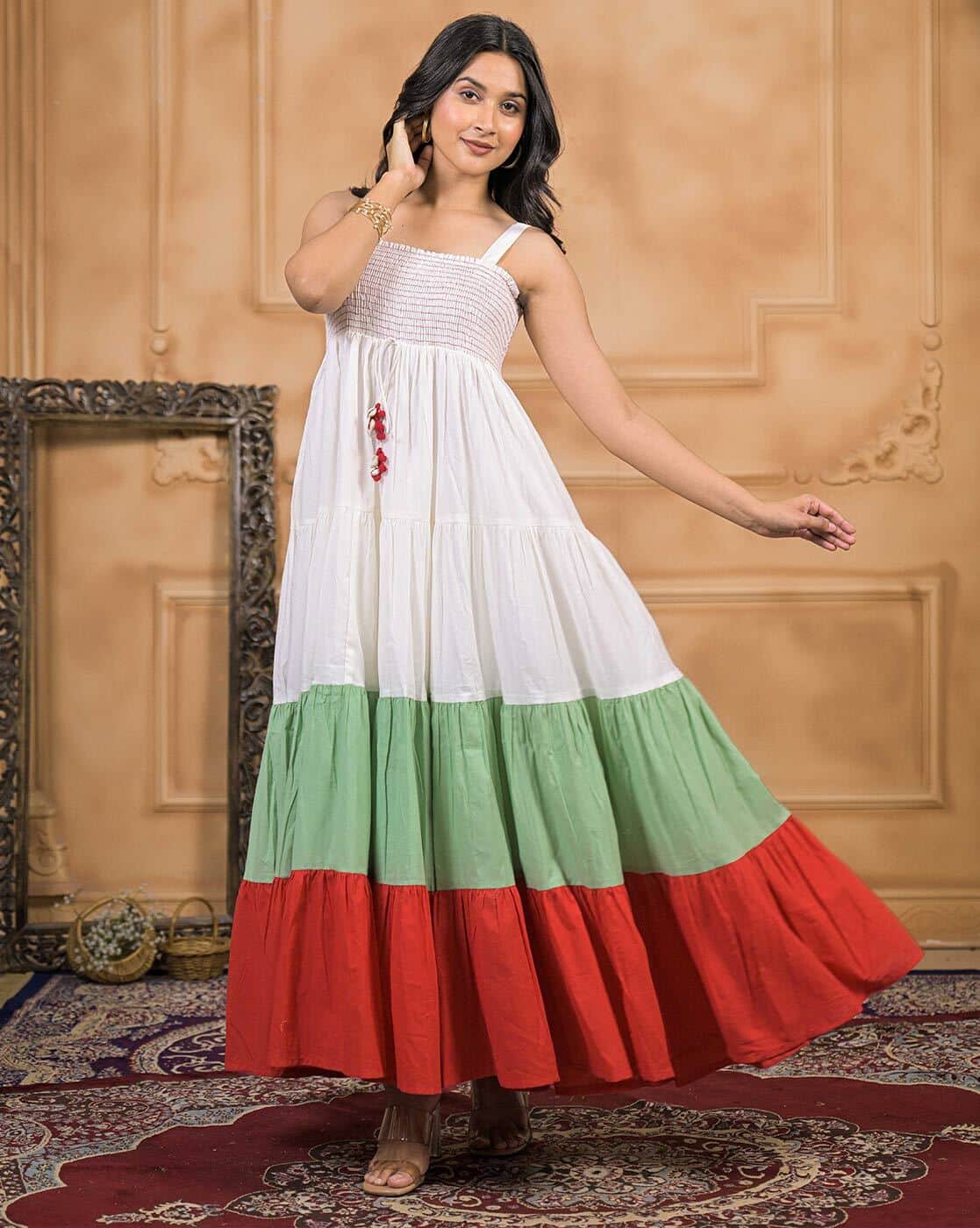 タグ付 AMERI LUSTER TIERED LAYERED DRESS TL Buy ZARI Women Colourblock Tiered Dress Online | Ajio.com