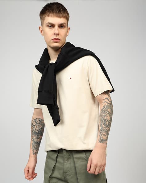 TOMMY HILFIGER ESS Seasonal Regular Fit Solid Crew-Neck T-Shirt