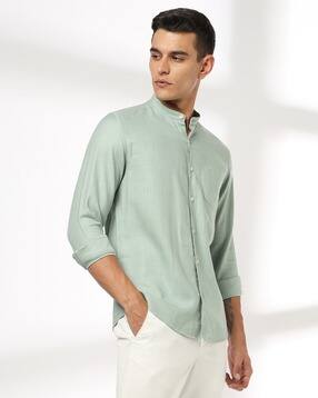 Men Slim Fit Shirt with Patch Pocket
