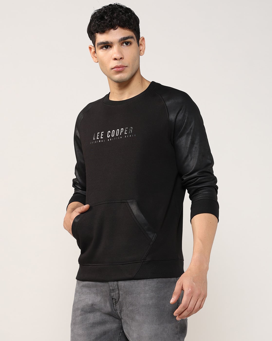 -1117Wx1400H-443097810-black-