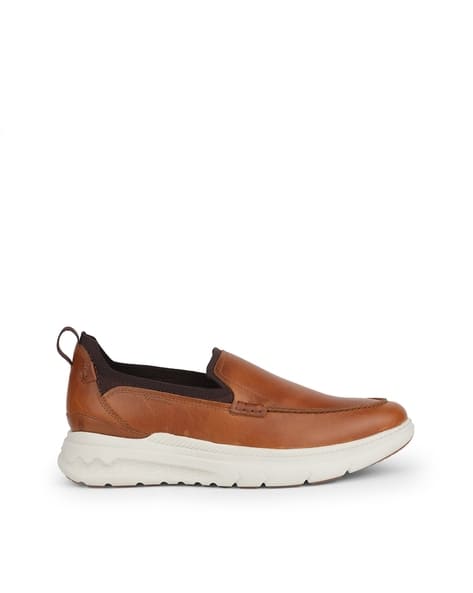 HUSH PUPPIES Men Round-Toe Slip-On Shoes