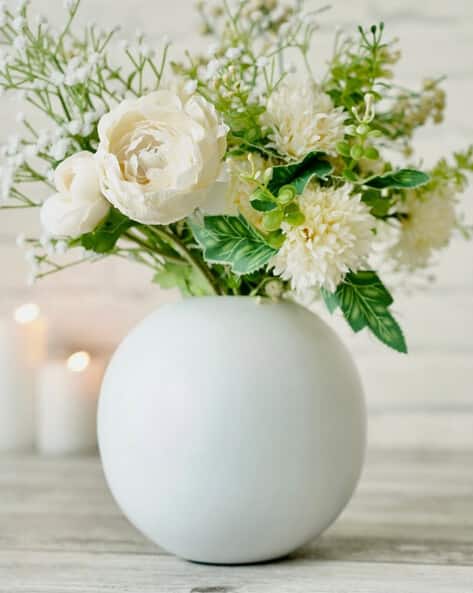 Round-Shaped Table Vase with Artificial Flower