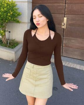 Women Slim Fit Halter-Neck Top