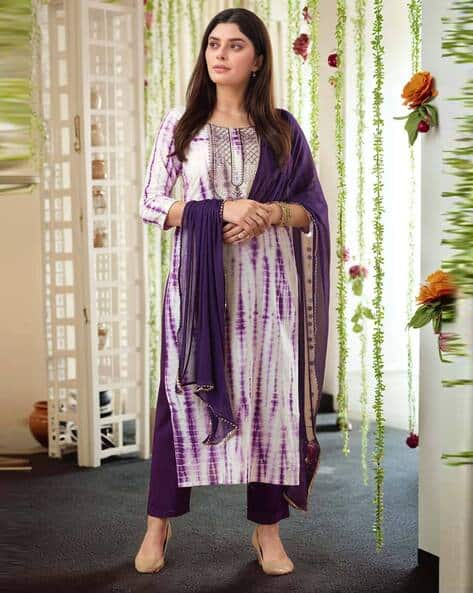 GOSRIKI Women Embroidered Straight Kurta Set with Dupatta