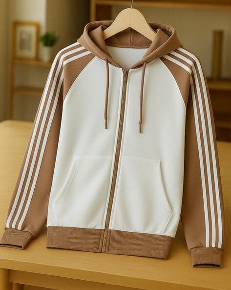 Men Colourblocked Regular Fit Hooded Sweatshirt