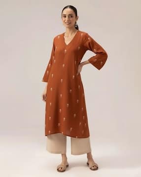 Women Rayon Straight Kurta Set-image-0