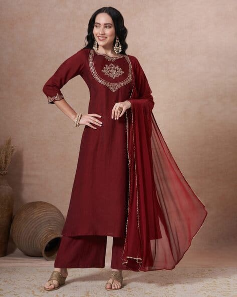 SVARAA Women Embroidered Anarkali Kurta Suit Set
