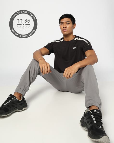 PERFORMAX Men Regular Fit Crew-Neck T-Shirt with Logo Print