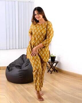 30 looks Women Floral Print Top & Pyjamas Set-picture-28