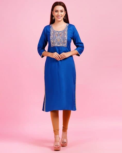 Indie Picks Embroidered Round-Neck Straight Kurta