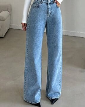 Women Washed Baggy Jeans with 5-Pocket Styling