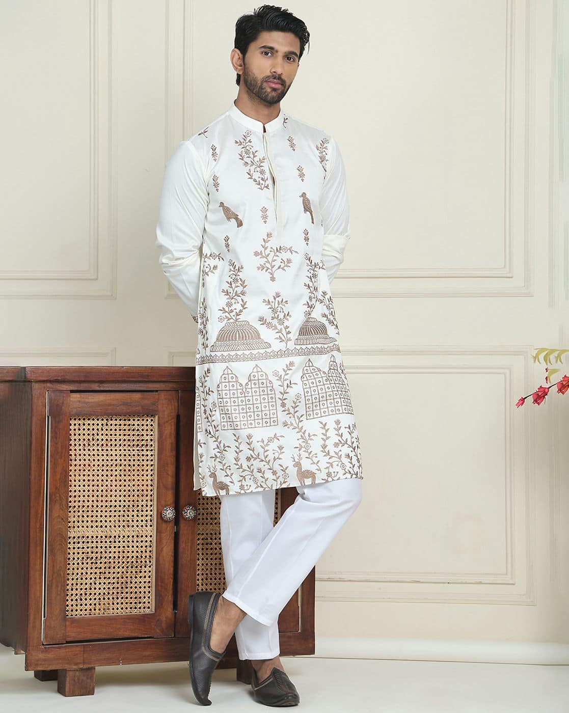 Buy JOMPERS Men Embroidered Straight Kurt Online | Ajio.com