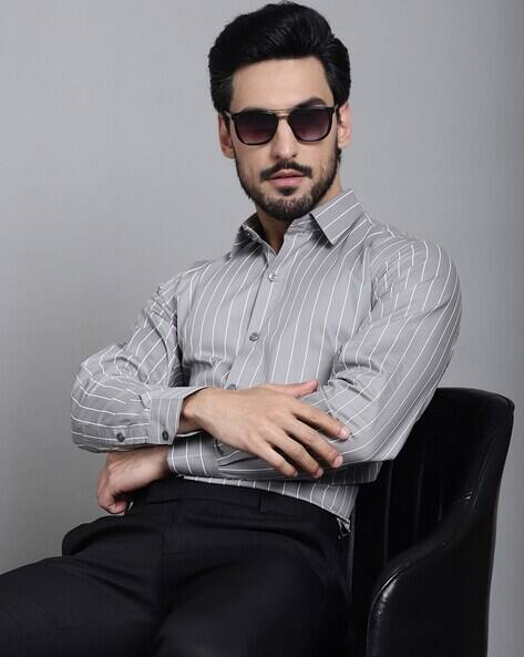 INDIAN NEEDLE Men Stripes Regular Fit Shirt