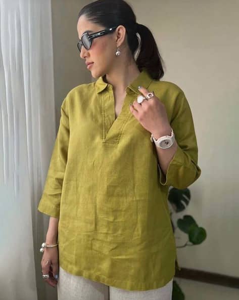 Buy SVARAA Women V-Neck Straight Tunic Online | Ajio.com