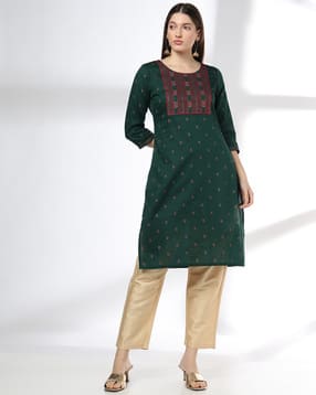 avaasa mix n' match Women Embroidered V-Neck Straight Kurta-picture-16
