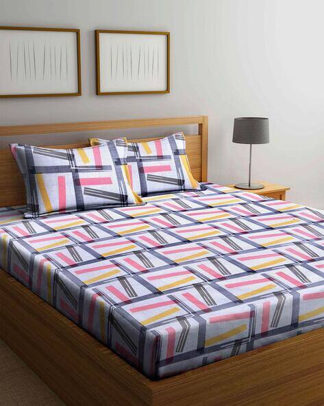 Arrabi Geometric Print Bedsheet With 2 Pillow Covers