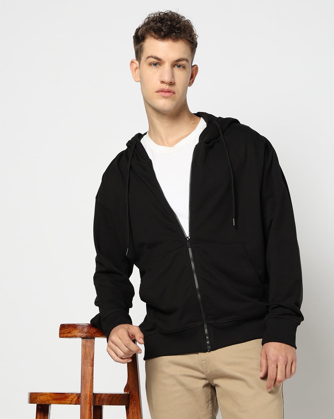 -1117Wx1400H-443097606-black-
