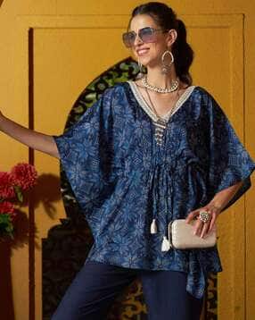 shae by sassafras Women Printed Regular Fit V-Neck Top-picture-17