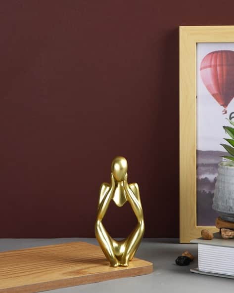 Tayhaa Heartful Gesture Resin Showpiece