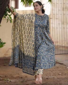 Women Floral Anarkali Kurta Set-image-13