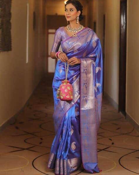 Women Kanjeevaram Silk Saree with Contrast Border