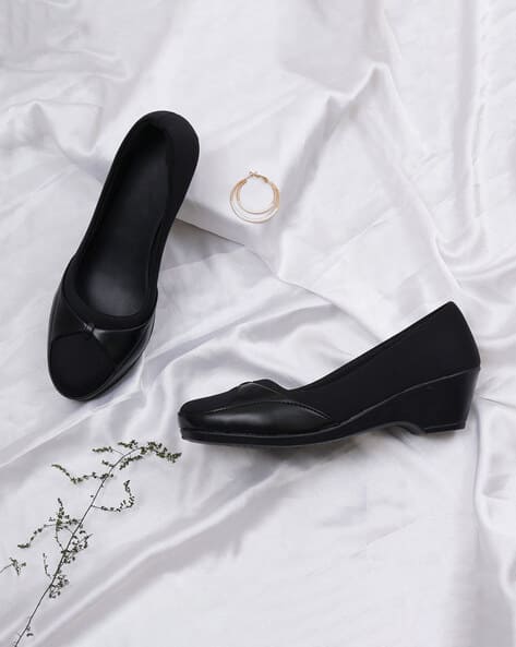 XE LOOKS Women Heeled Wedge with Round Toes