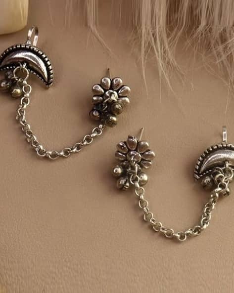 The Pari Women Silver Chain Ear Cuffs with Floral Studs