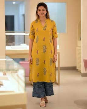 revangi Women Floral Print Straight Kurti -picture-15