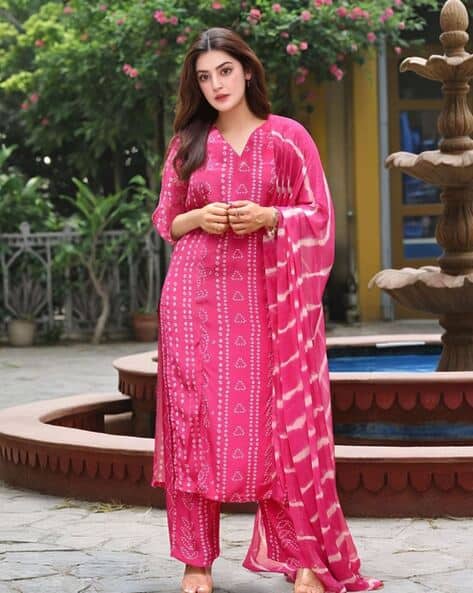 GOSRIKI Women Printed Straight Kurta Set