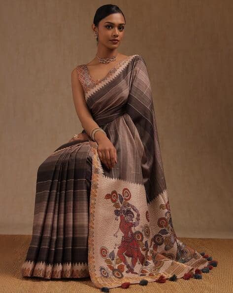 Women Ethnic Wear Floral Printed Saree