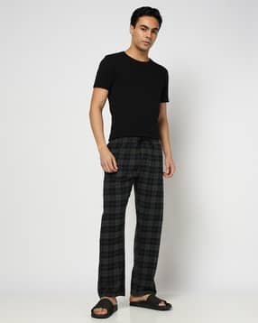 yousta Men Checked Relaxed Fit Pyjamas-picture-28