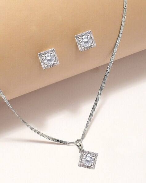 Fabula Women Pendant and Earings Set