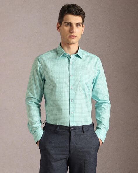 LOUIS PHILIPPE Men Checked Slim Fit Wrinkle Resistant Shirt with Patch Pocket