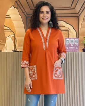 revangi Women Embroidered V-Neck Tunic-picture-12