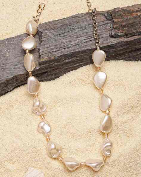 Karatcart Women Pearl Short Necklace