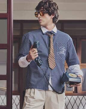 【CTHY】LUXURY MATERIAL CLASSIC SHIRTS Buy SNITCH Men Checked Boxy Fit Spread-C Online | Ajio.com