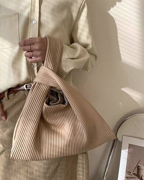 Lulu & Sky Women Ribbed Sling Bag