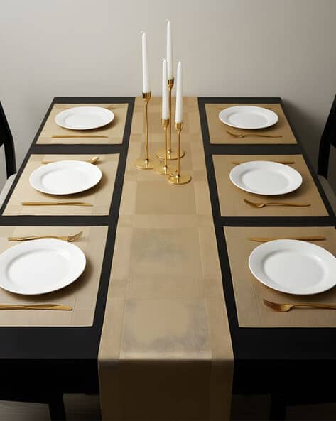 WE3 Set of 6 Non-Slip Placemats with Table Runner