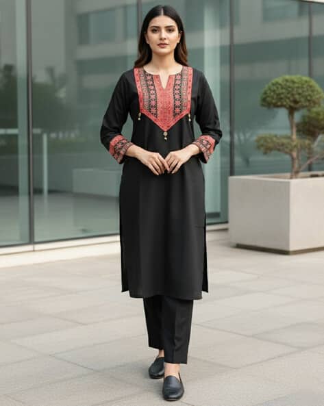 ASHRIFAB Women Floral Print Straight Kurta Suit Set