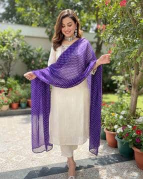 svaraa Women Embroidered Straight Kurta Suit Set-picture-24