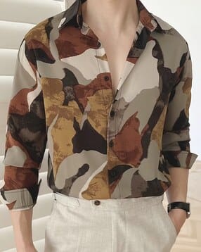 Men Printed Regular Fit Shirt with Spread Collar