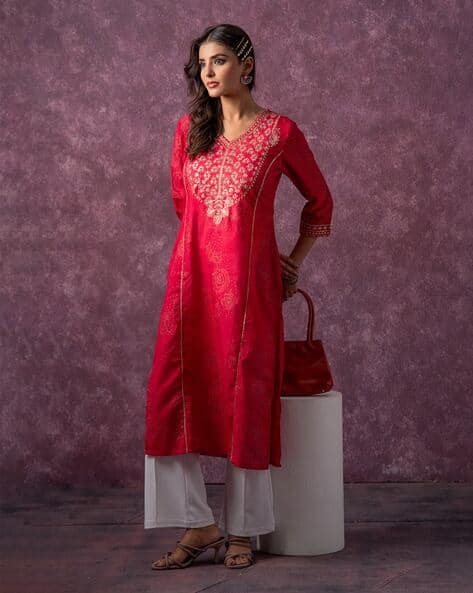 Juniper Round-Neck Embroidery Kurta