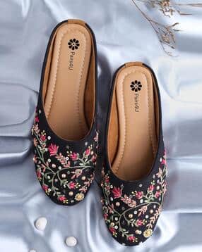 pairs4u Women Floral Embroidered Round-Toe Mules-picture-46