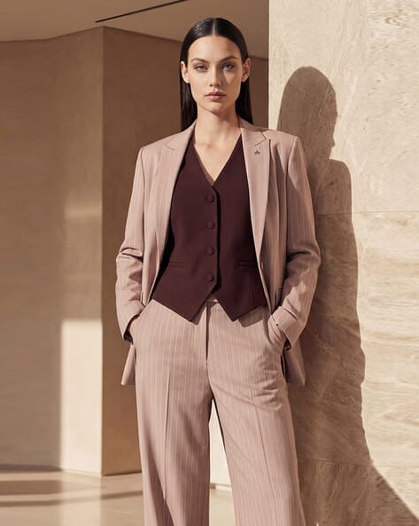 Women Button Closure Blazer